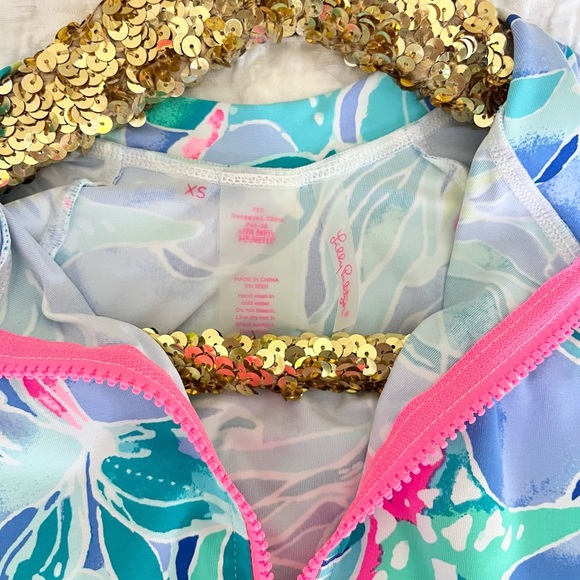 Lilly Pulitzer UPF 50 Sunny Rash Guard Bennett Blue Celestial Seas - Picture 4 of 7